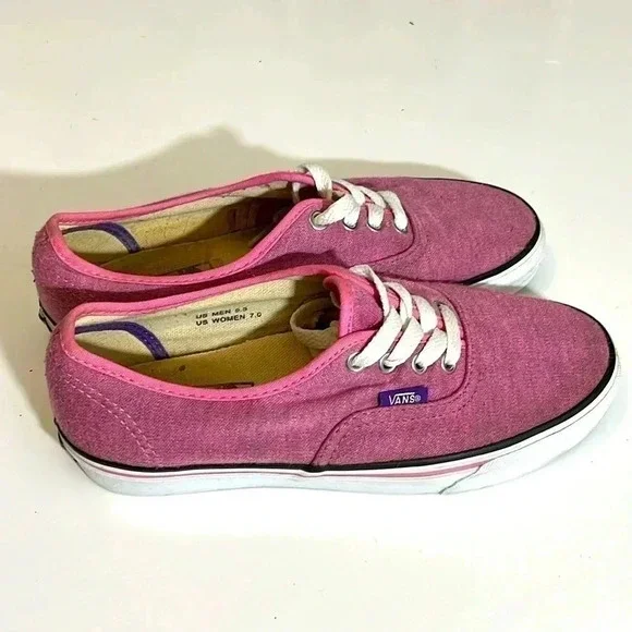 VANS Classic Low Skate Shoes Sneakers Hot Pink White RARE Purple Tag Women’s 7 - Picture 3 of 10